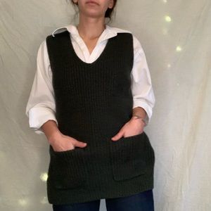 Aritzia Wilfred woven sweater vest. Dark forest green. Size large.